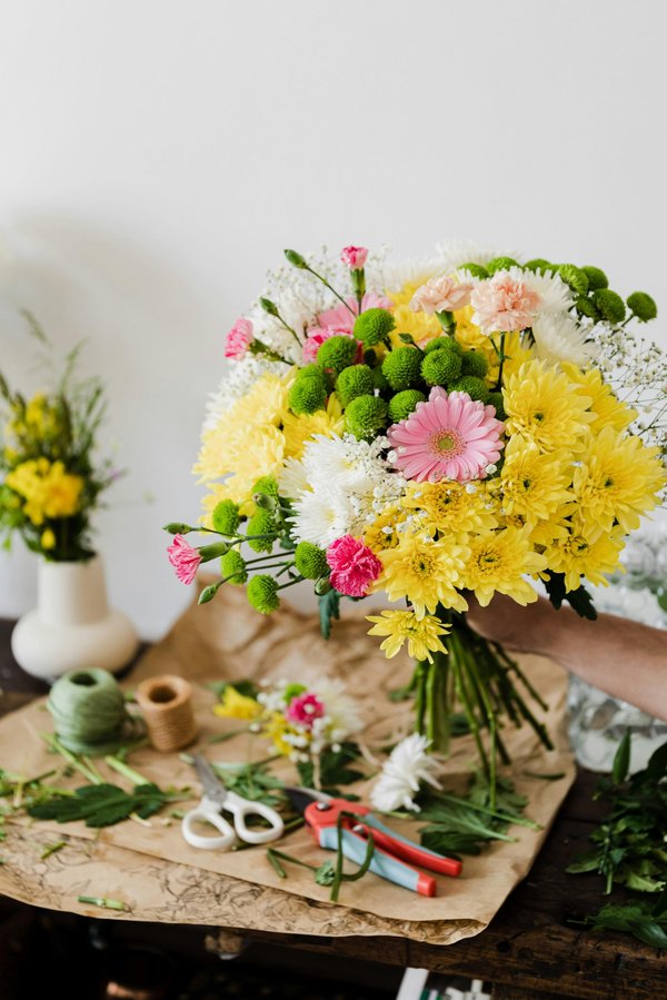 Offrir un beau bouquet de fleurs pour la fête des grands-mères